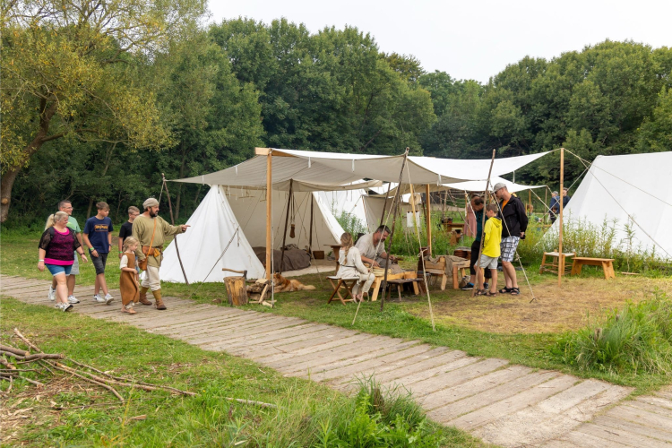 TestTour Denemarken_familie Droogsma_Ribe VikingeCenter_tent