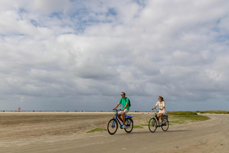 TestTour Denemarken_Linda en Ramon_fietsen op Fanø